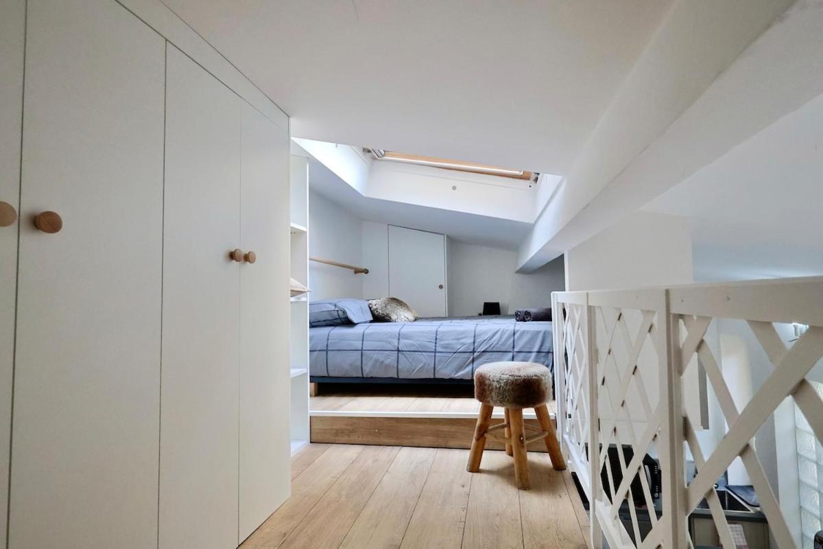 Apartment Ancienne Batisse En Plein Coeur Du Port Avec Clim